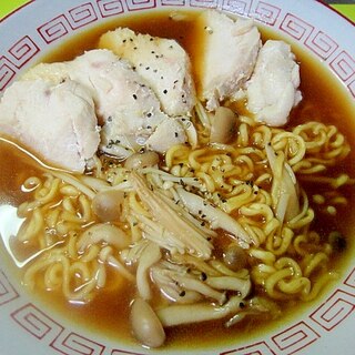 茹で鶏ときのこの醤油ラーメン